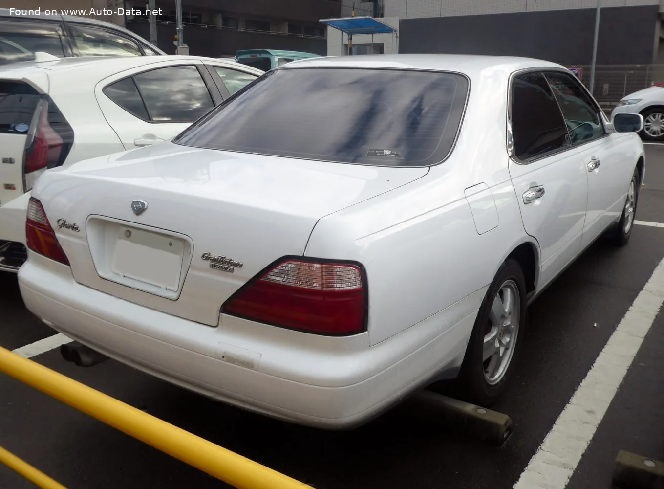 Nissan Gloria 3.0 i V6 (160 Hp)1995 - 1999 thumbnail 2