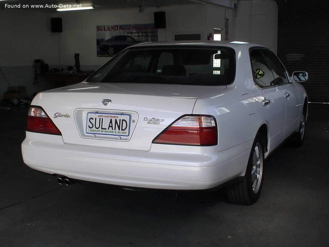 Nissan Gloria 3.0 i V6 (160 Hp)1995 - 1999 thumbnail 4