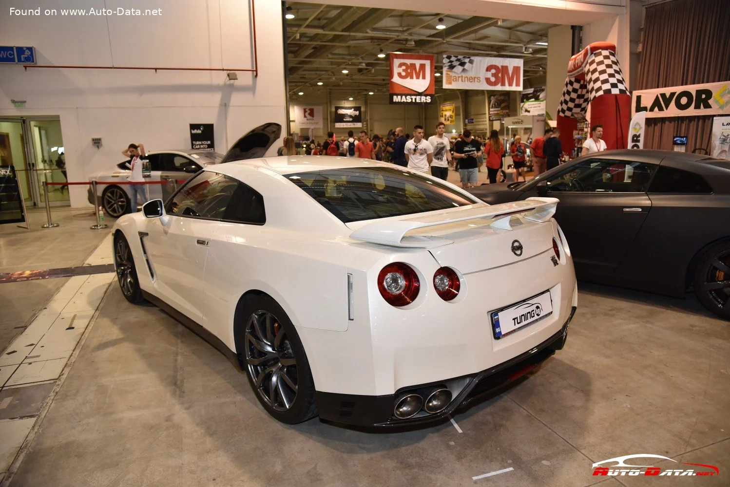 Nissan GT-R 3.8 V6 (570 Hp) AWD DCT2016 - 2023 thumbnail 2