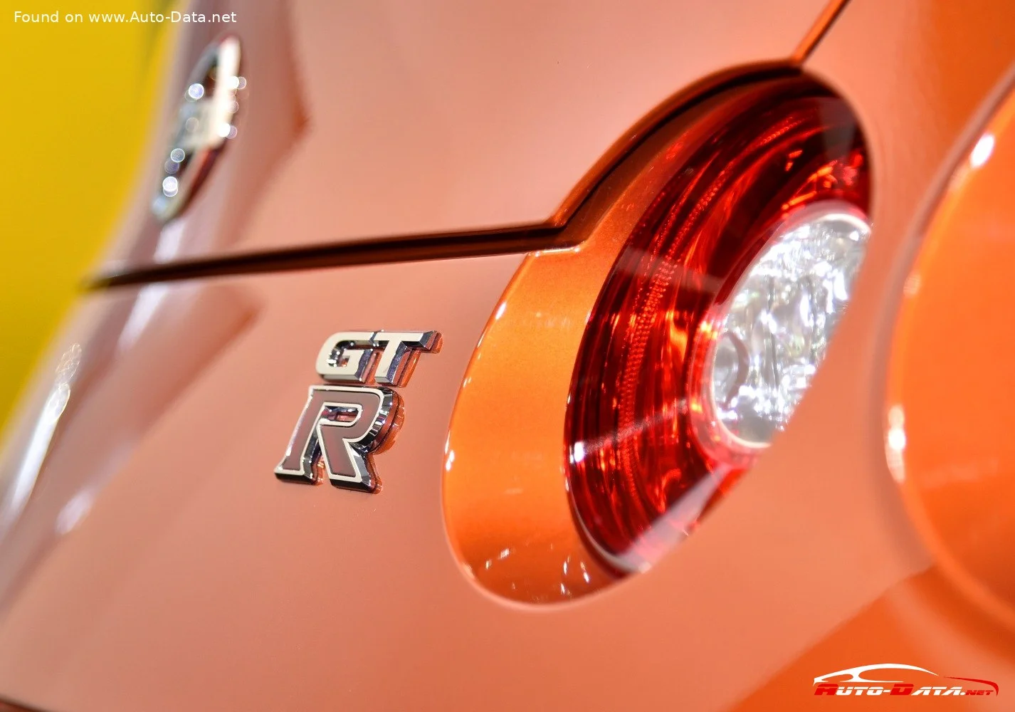 Nissan GT-R 3.8 V6 (570 Hp) AWD DCT2016 - 2023 thumbnail 14