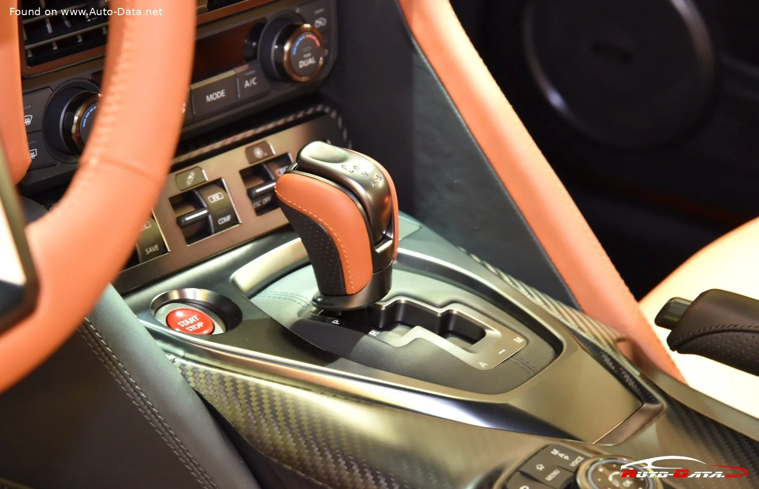Nissan GT-R 3.8 V6 (570 Hp) AWD DCT2016 - 2023 thumbnail 16