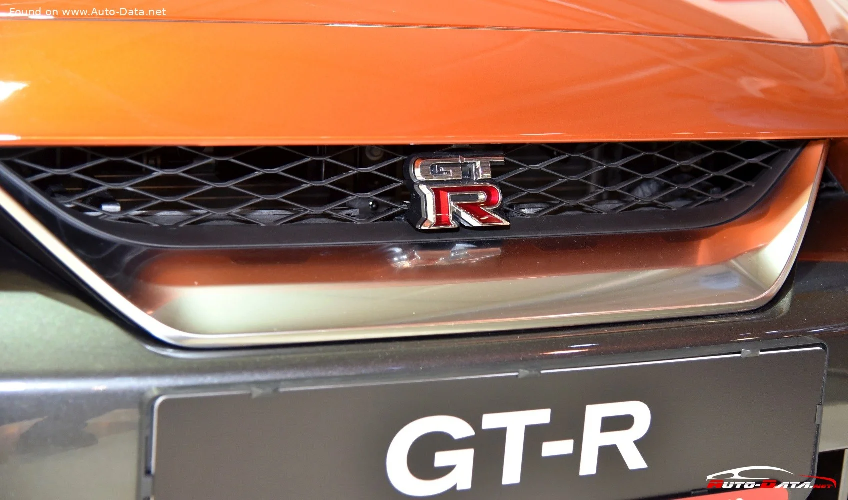 Nissan GT-R 3.8 V6 (570 Hp) AWD DCT2016 - 2023 thumbnail 7