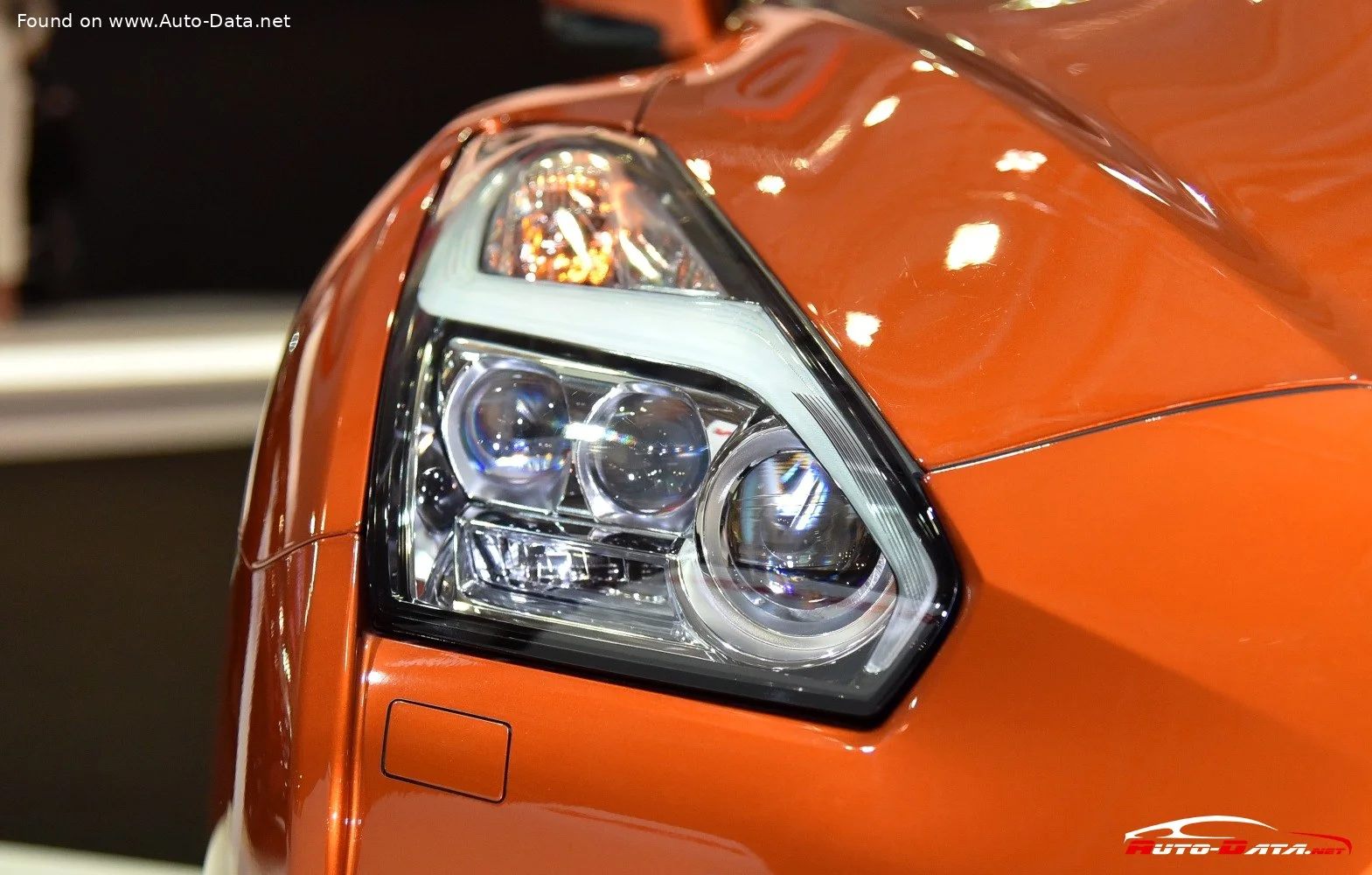 Nissan GT-R 3.8 V6 (570 Hp) AWD DCT2016 - 2023 thumbnail 8