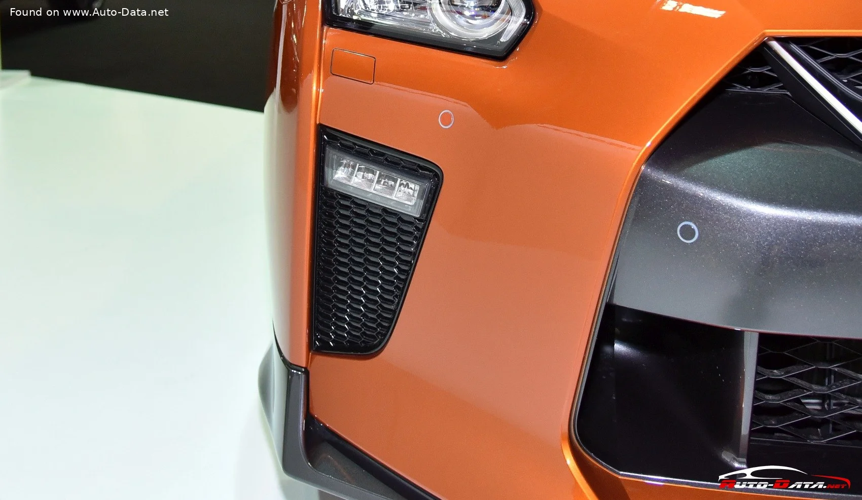 Nissan GT-R 3.8 V6 (570 Hp) AWD DCT2016 - 2023 thumbnail 9