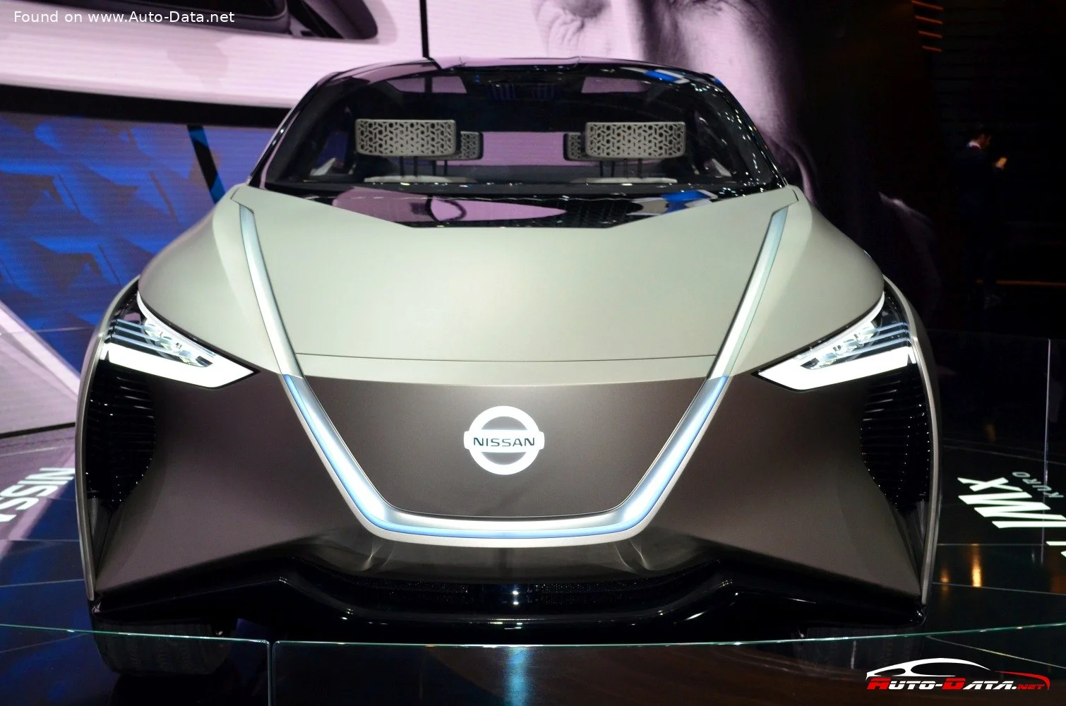 Nissan IMx Nissan IMx Kuro Concept thumbnail 4
