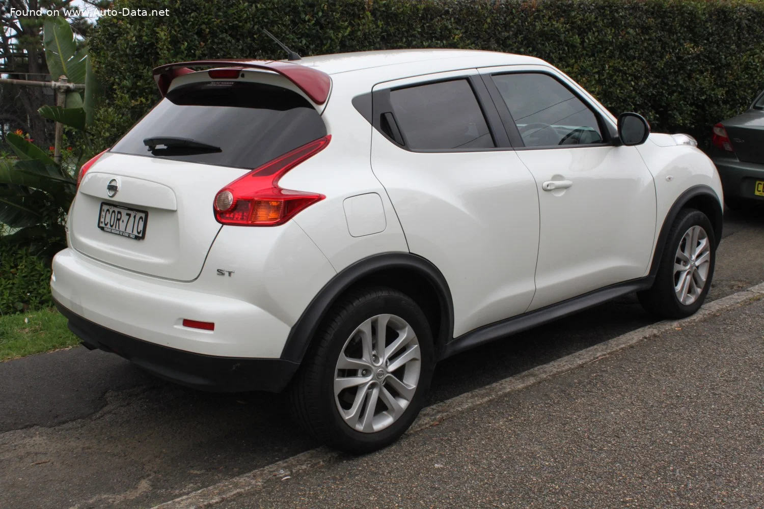 Nissan Juke 1.5 dCi (110 Hp)2010 - 2014 thumbnail 2