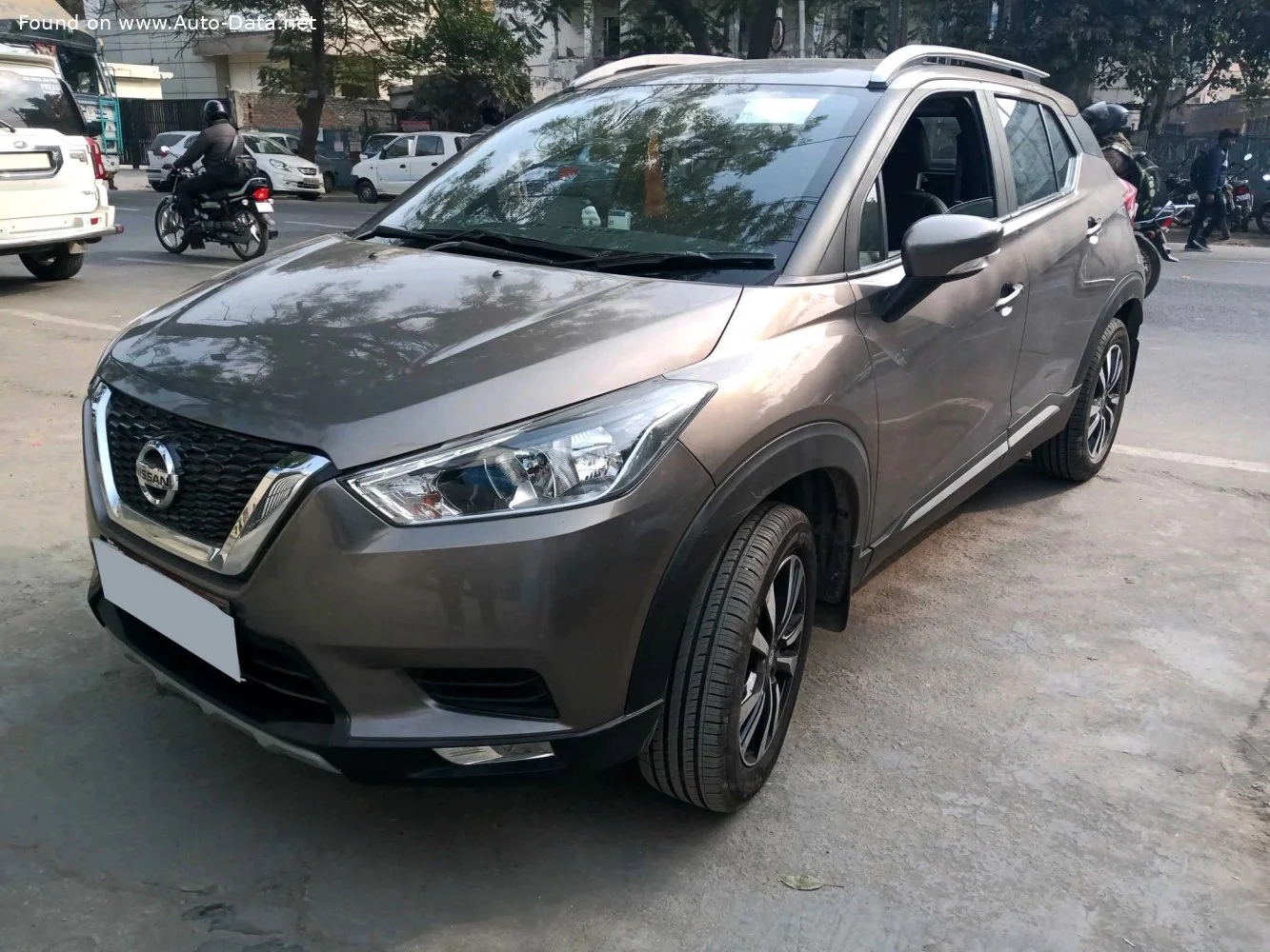 Nissan Kicks Nissan Kicks (D15)