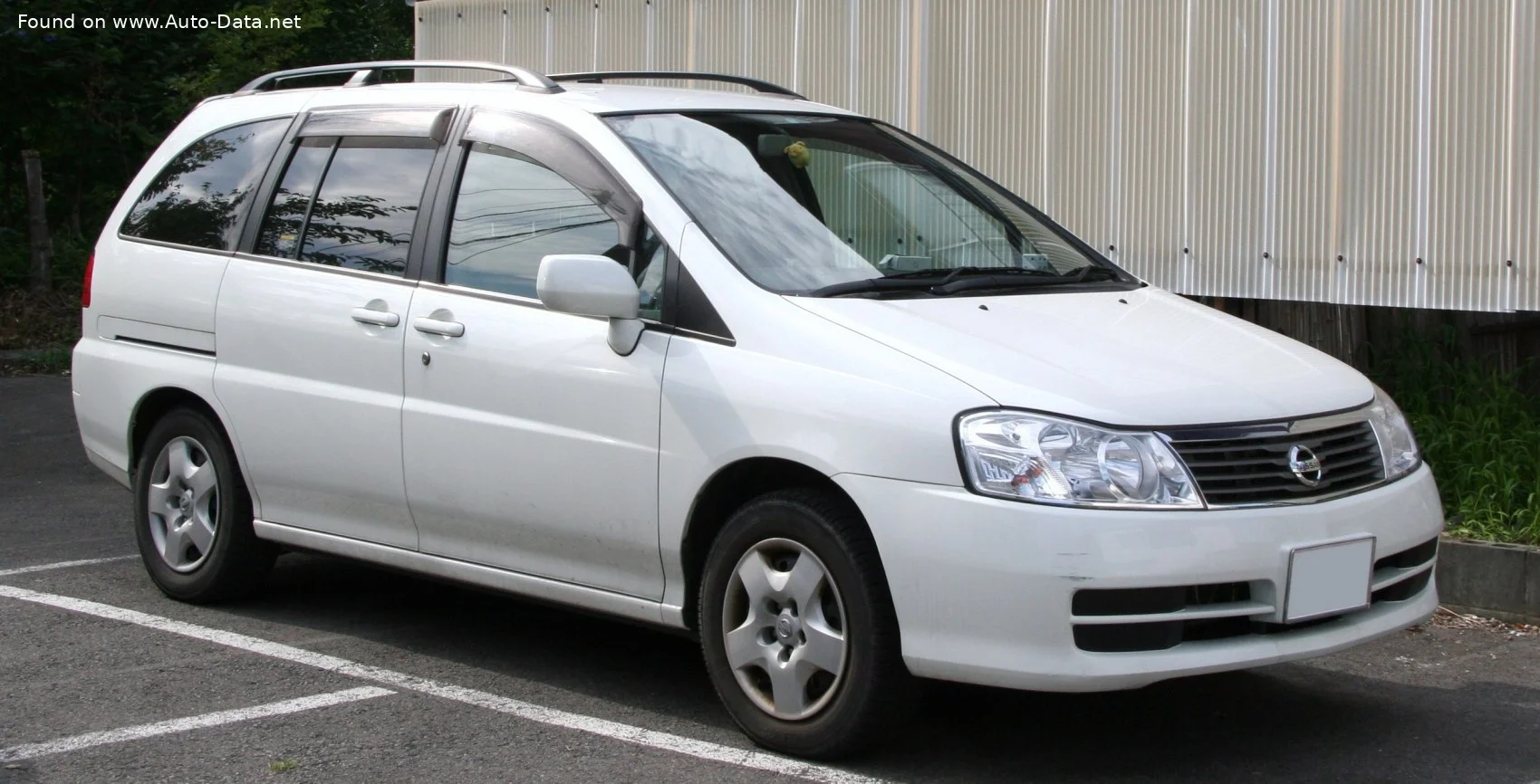 Nissan Liberty 2.0 i 16V (140 Hp)1998 - 2002 - 1