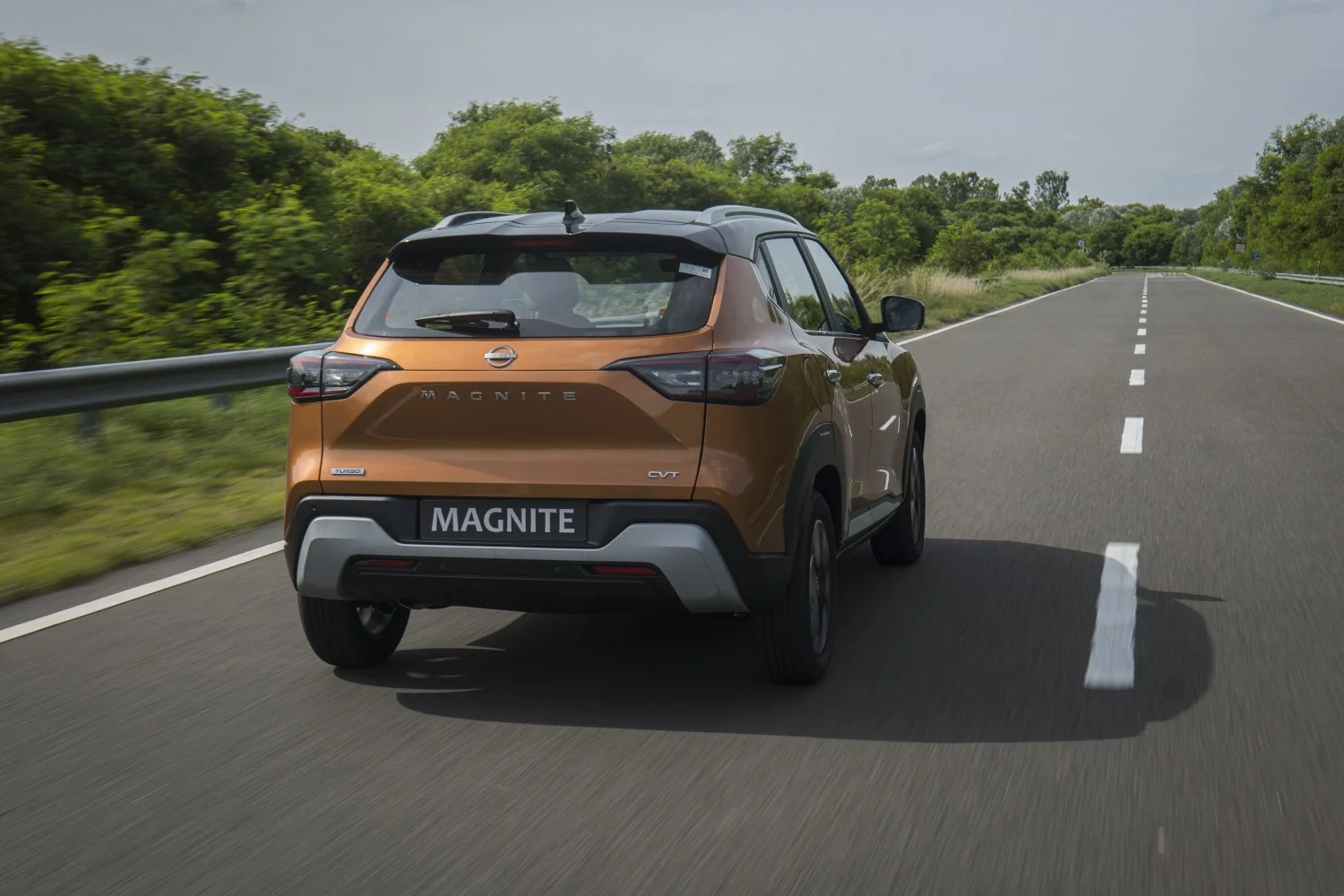 Nissan Magnite 1.0 (72 Hp)2024 - thumbnail 3