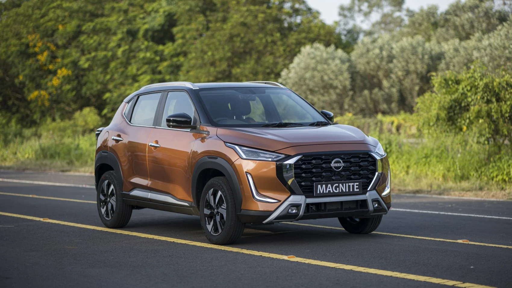 Nissan Magnite 1.0 (72 Hp)2024 - thumbnail 4