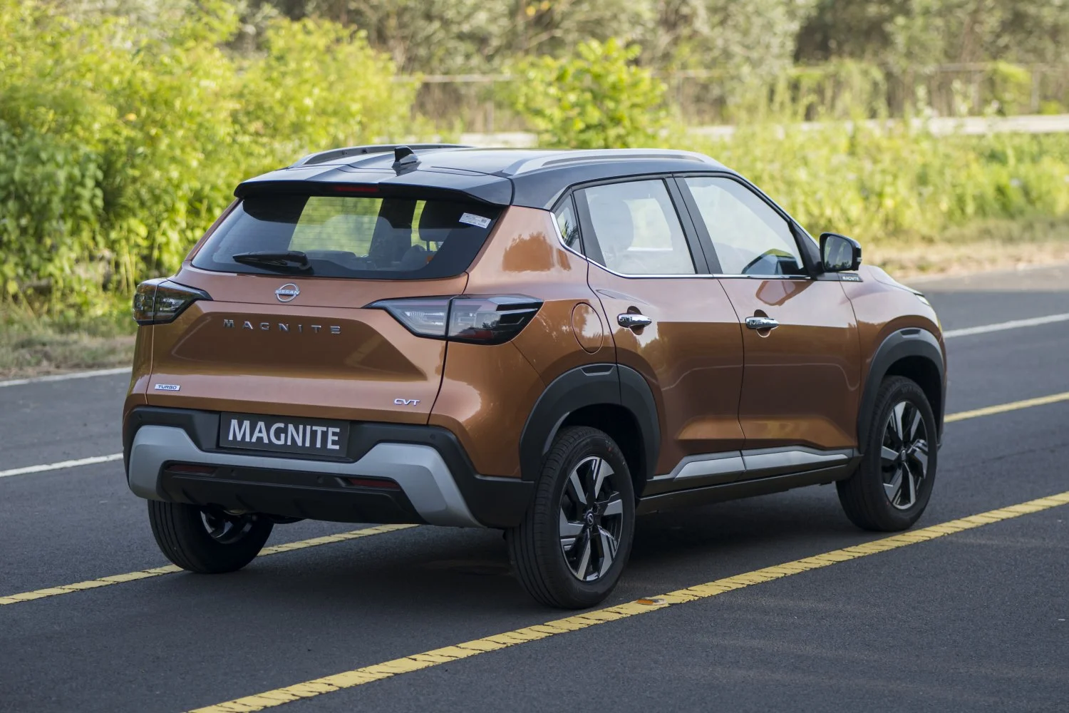 Nissan Magnite 1.0 (72 Hp)2024 - thumbnail 5