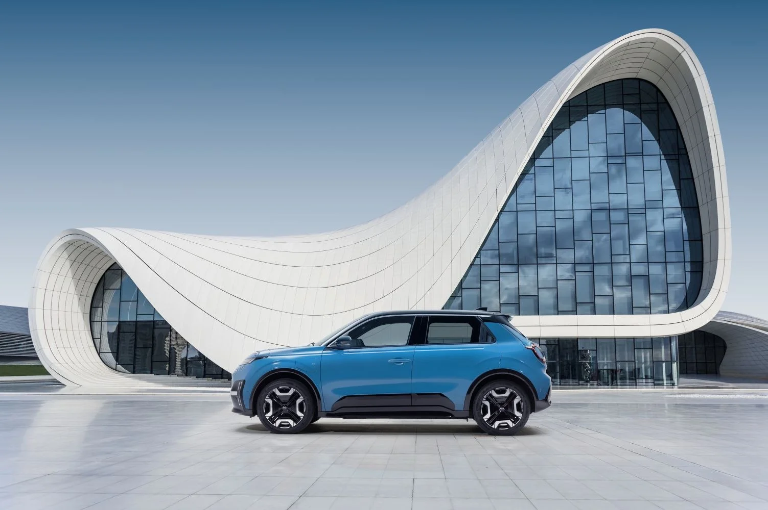 Nissan Micra 40 kWh (122 Hp) Electric Standard Range2025 - thumbnail 6