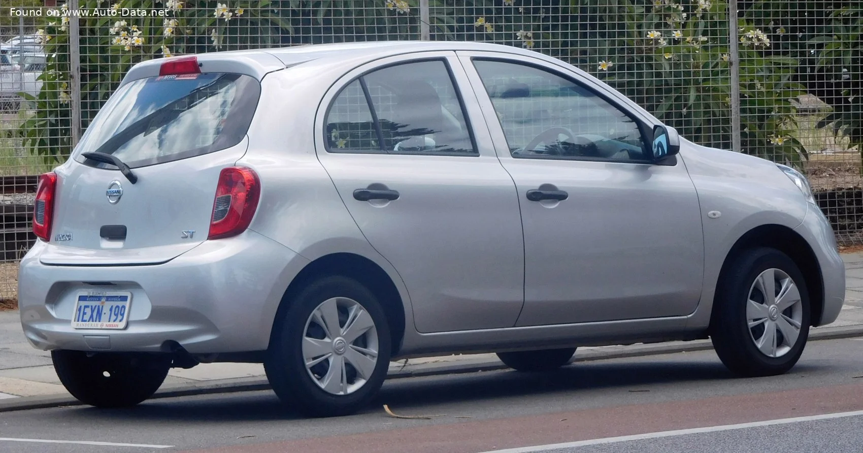 Nissan Micra 1.2 (80 Hp)2013 - 2017 thumbnail 4