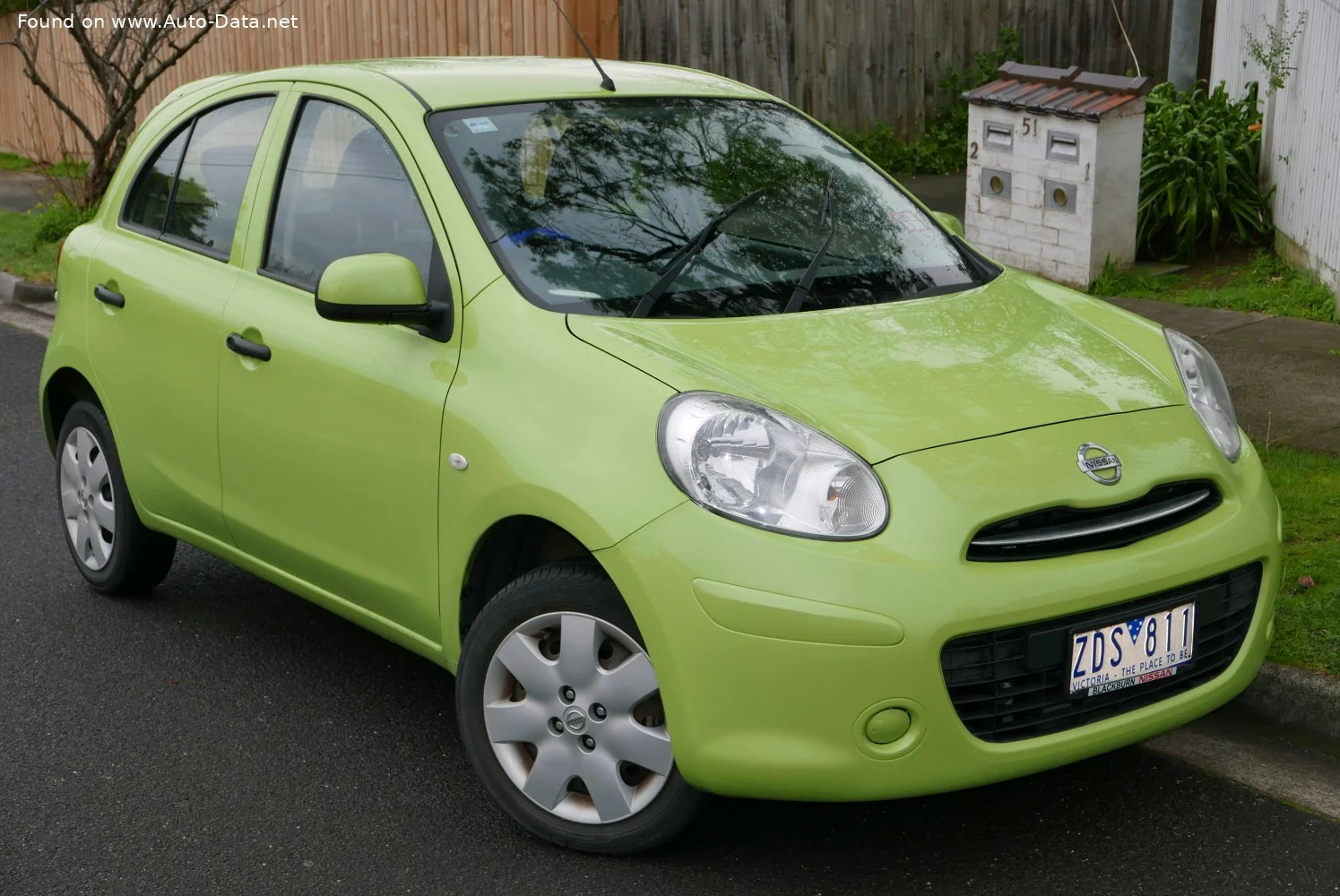 Nissan Micra 1.2 (80 Hp)2010 - 2013 - 1