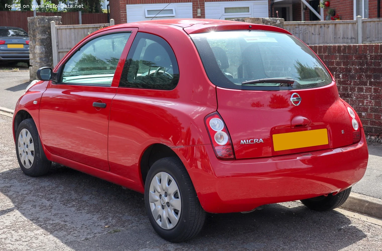 Nissan Micra 1.0 i 16V (65 Hp)2003 - 2005 thumbnail 4