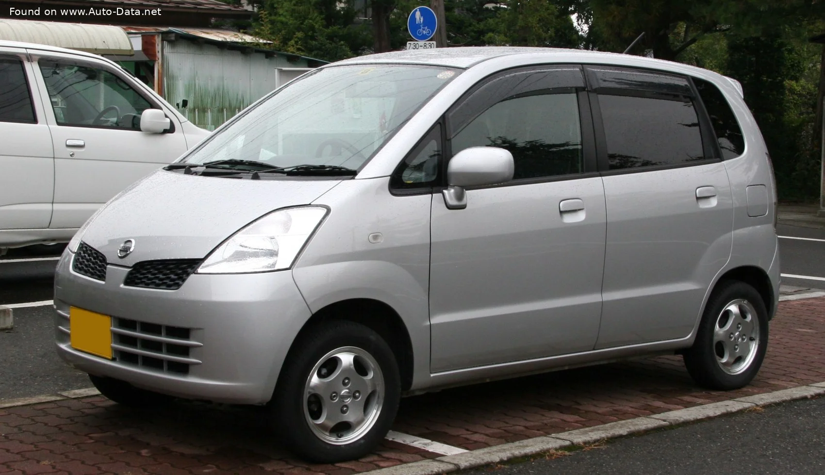 Nissan Moco 0.7 i 12V (54 Hp)2001 - 2006 thumbnail 3