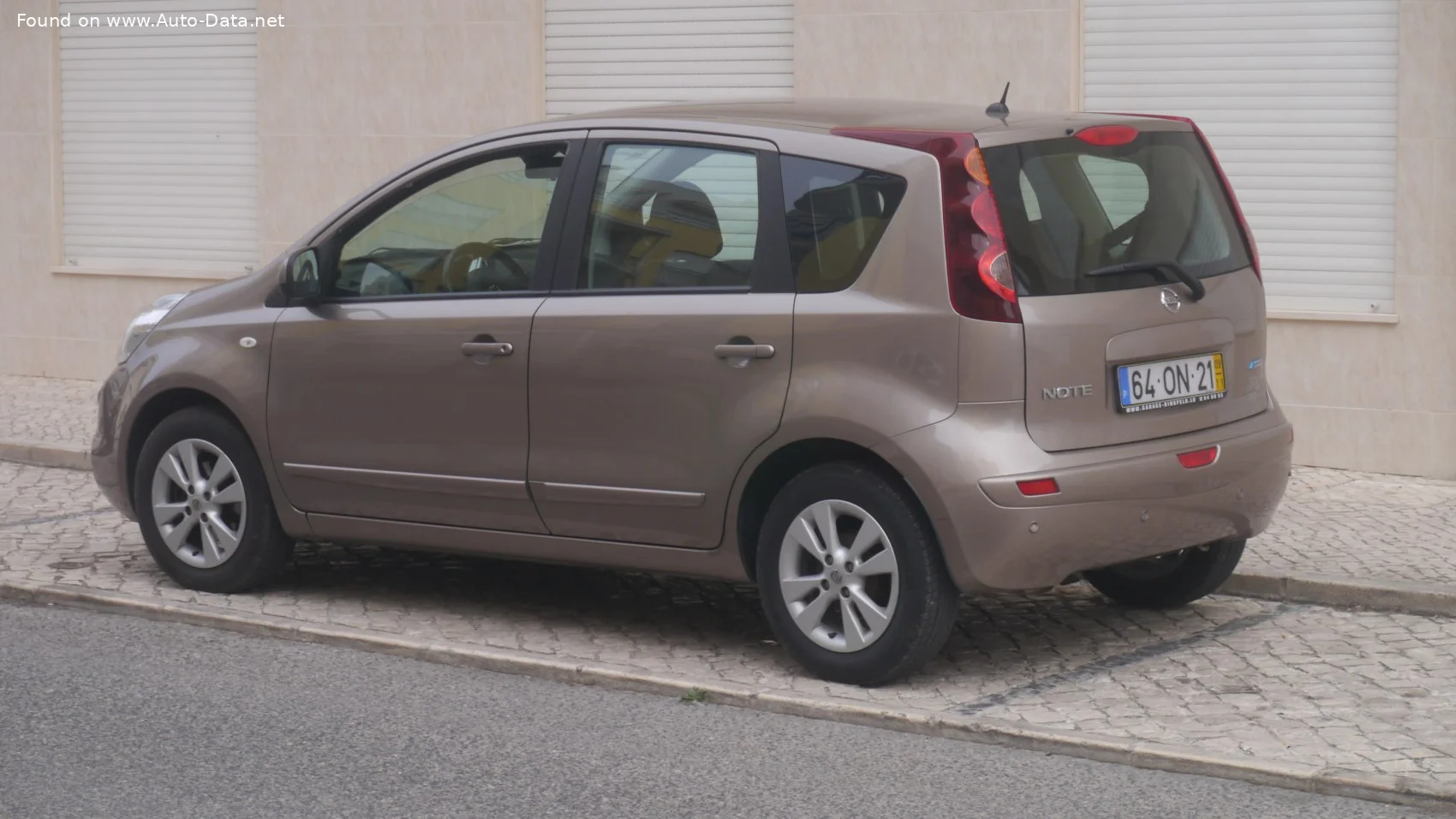 Nissan Note 1.4 (88 Hp)2010 - 2012 thumbnail 6