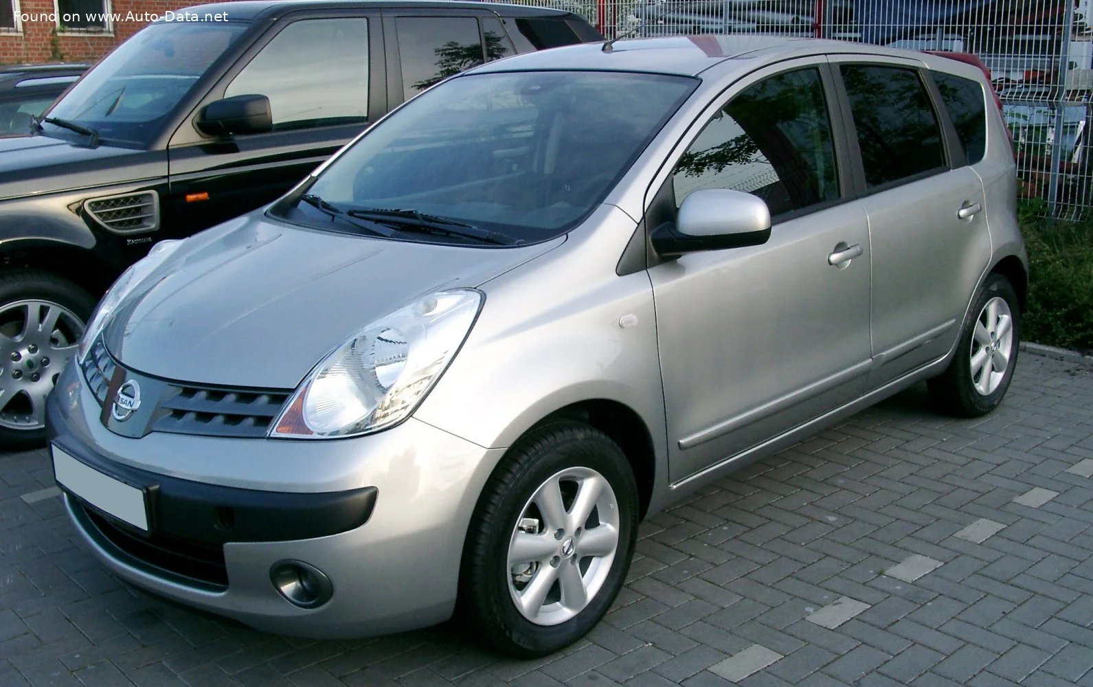 Nissan Note 1.4 i 16V (88 Hp)2005 - 2009 thumbnail 3