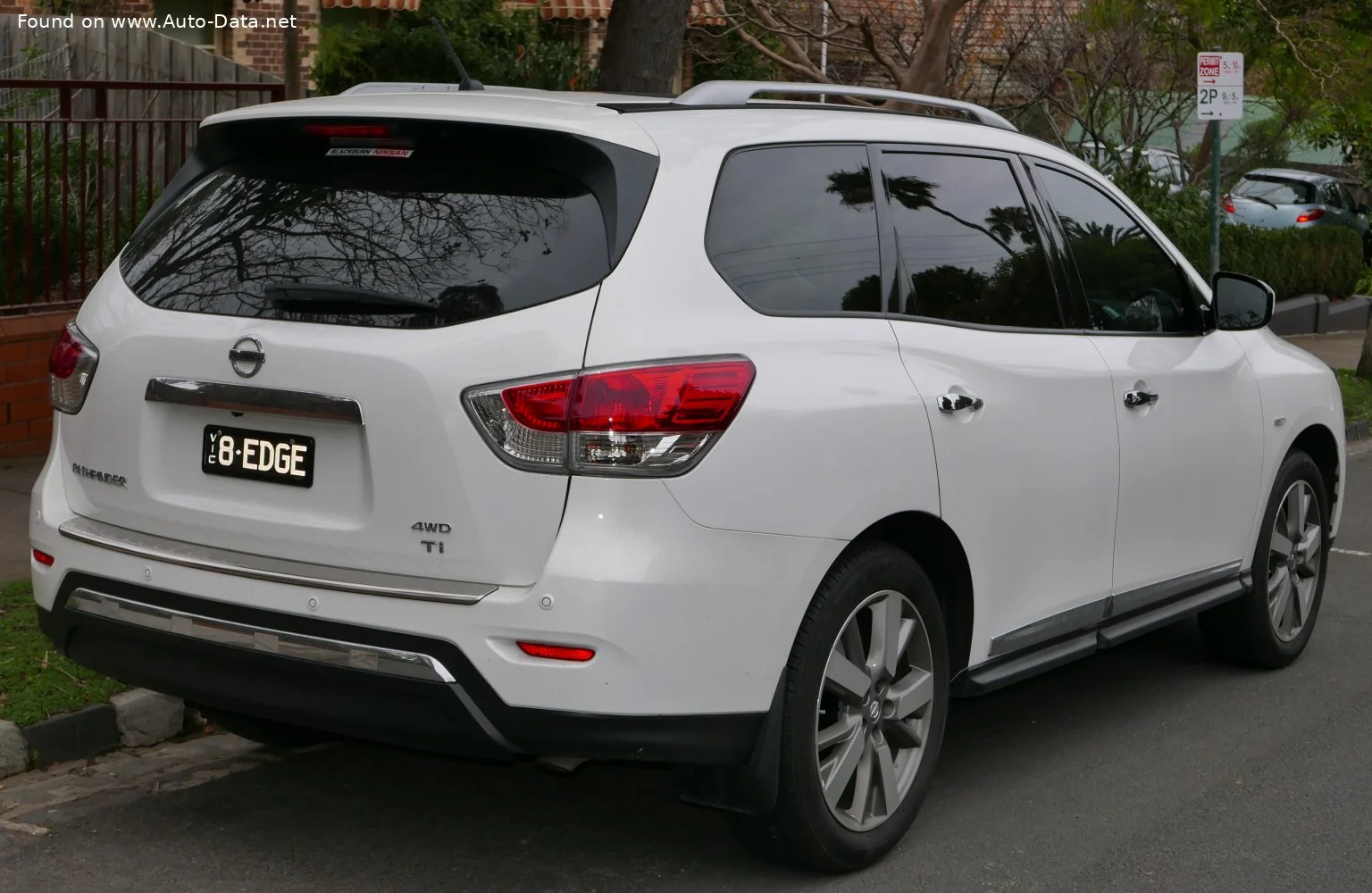 Nissan Pathfinder 3.5 (260 Hp) 4x4-i Xtronic CVT2012 - 2016 thumbnail 2