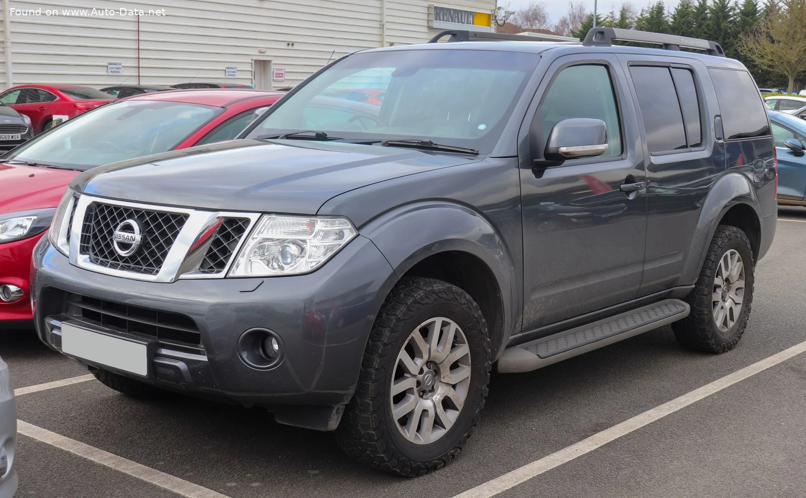 Nissan Pathfinder Nissan Pathfinder III (facelift 2010)