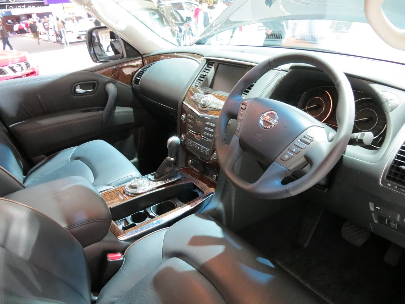Nissan Patrol 5.6 V8 (317 Hp) 4x4 Automatic2010 - 2014 thumbnail 7