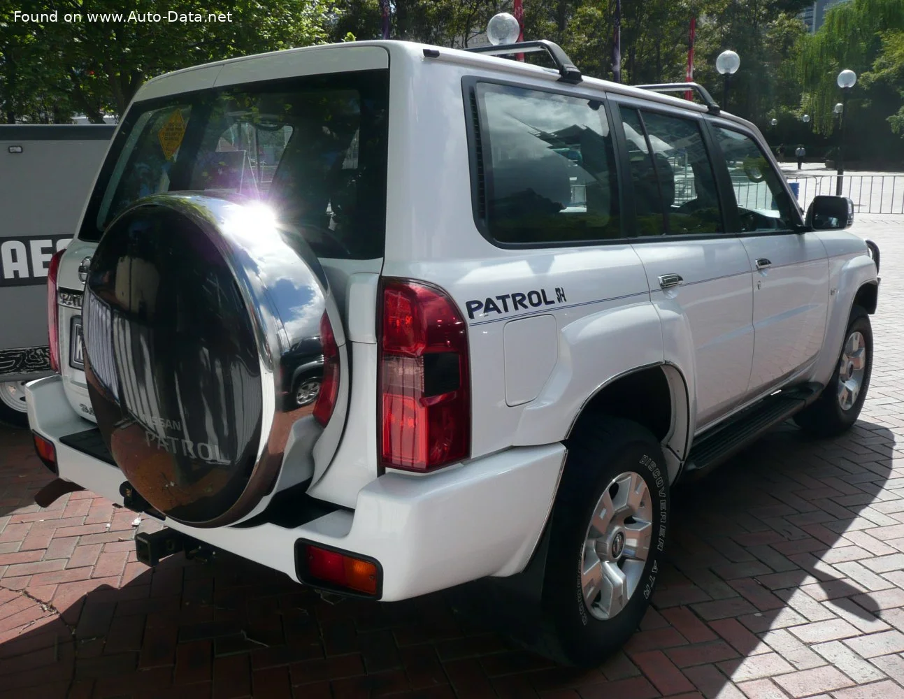 Nissan Patrol 3.0 Di (160 Hp) 4x42004 - 2016 thumbnail 3