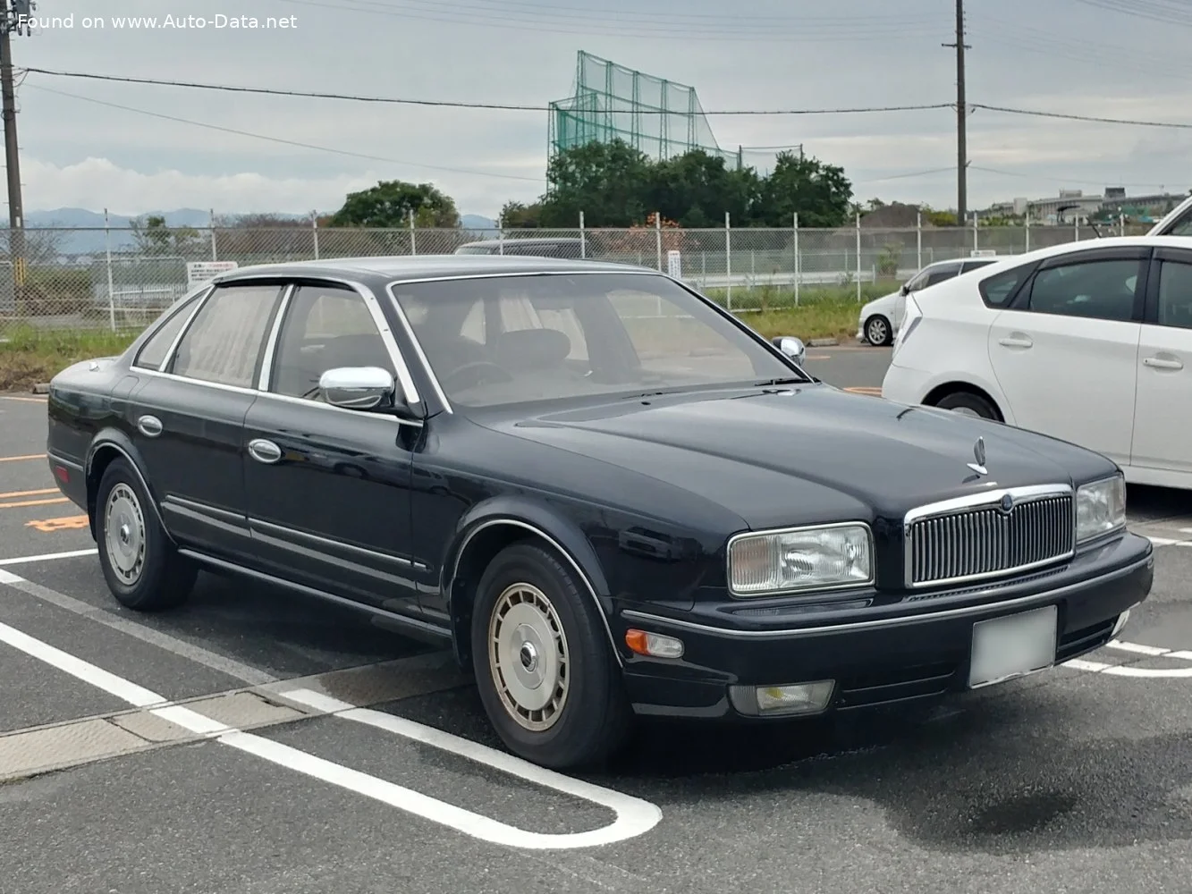 Nissan President 4.5 i V8 32V Type L (270 Hp)1990 - 2002 - 1