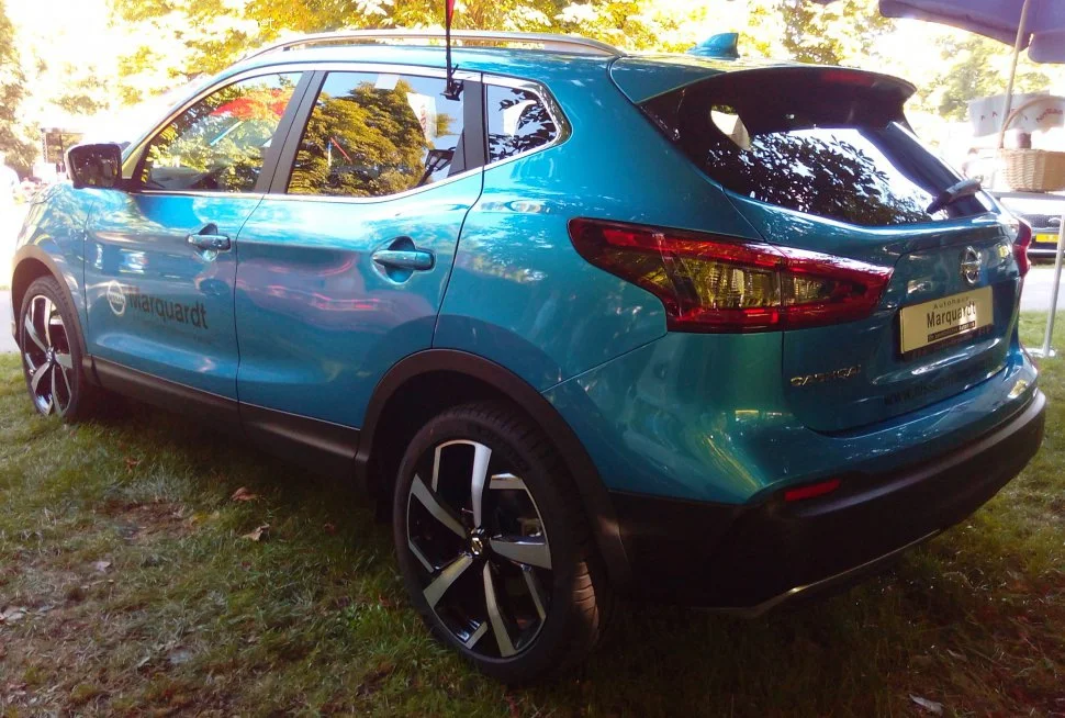 Nissan Qashqai 1.2 DIG-T (115 Hp)2017 - 2018 thumbnail 2