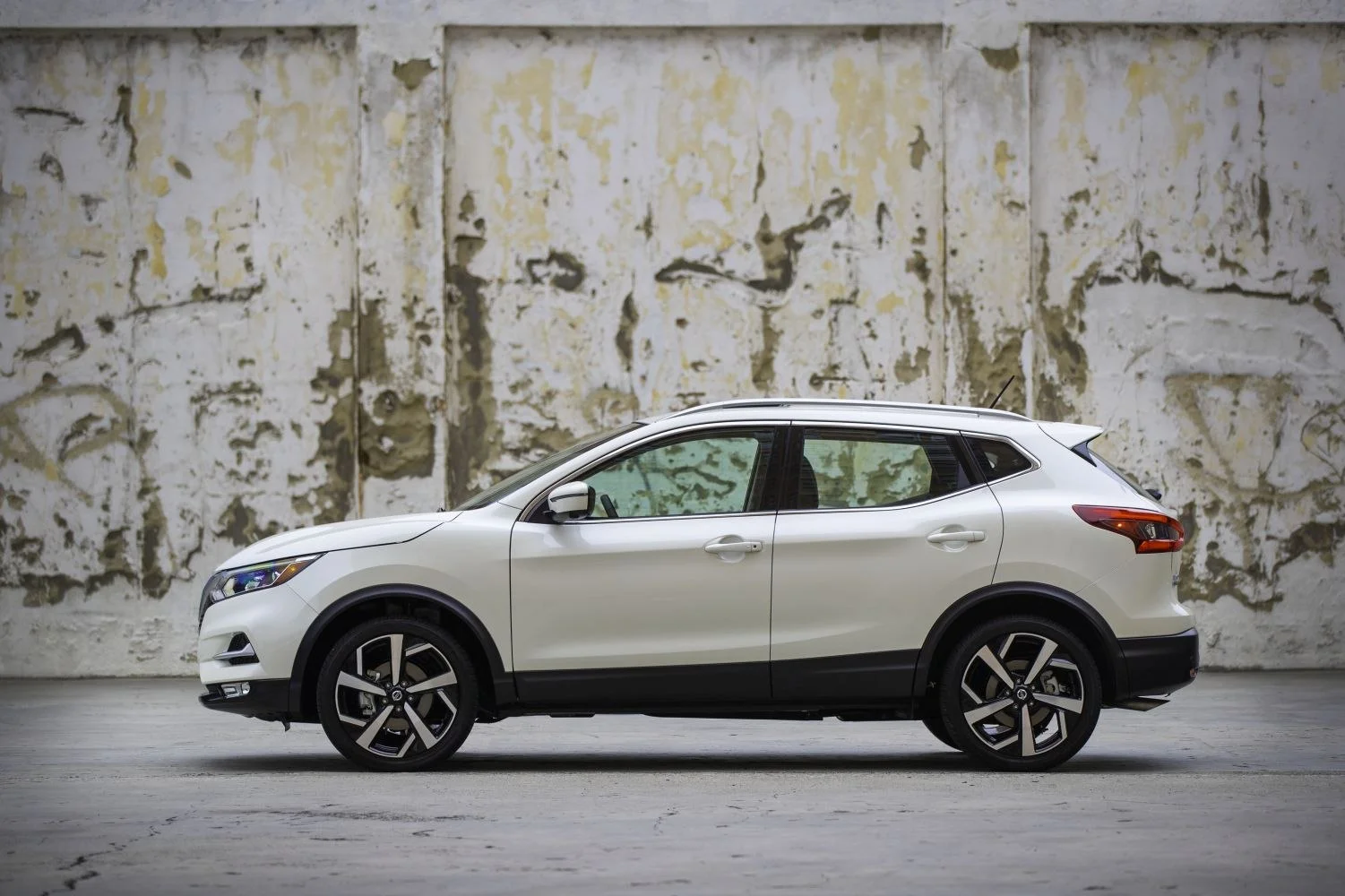 Nissan Rogue Sport 2.0 (141 Hp) AWD Xtronic2020 - thumbnail 2