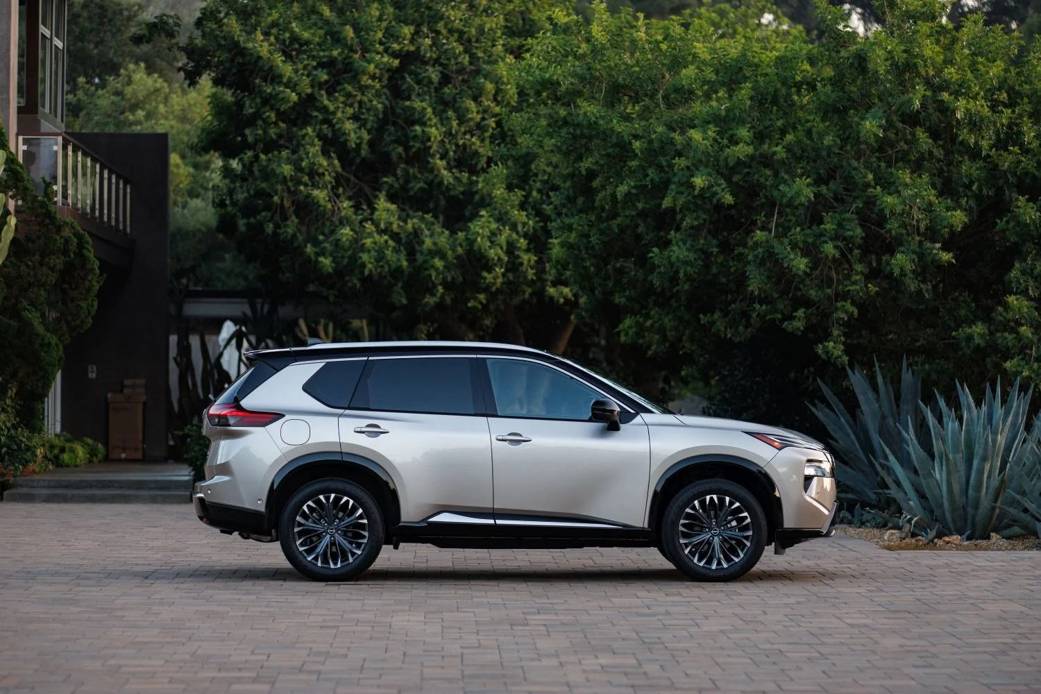 Nissan Rogue 1.5 VC-Turbo (201 Hp) AWD Xtronic2023 - thumbnail 6