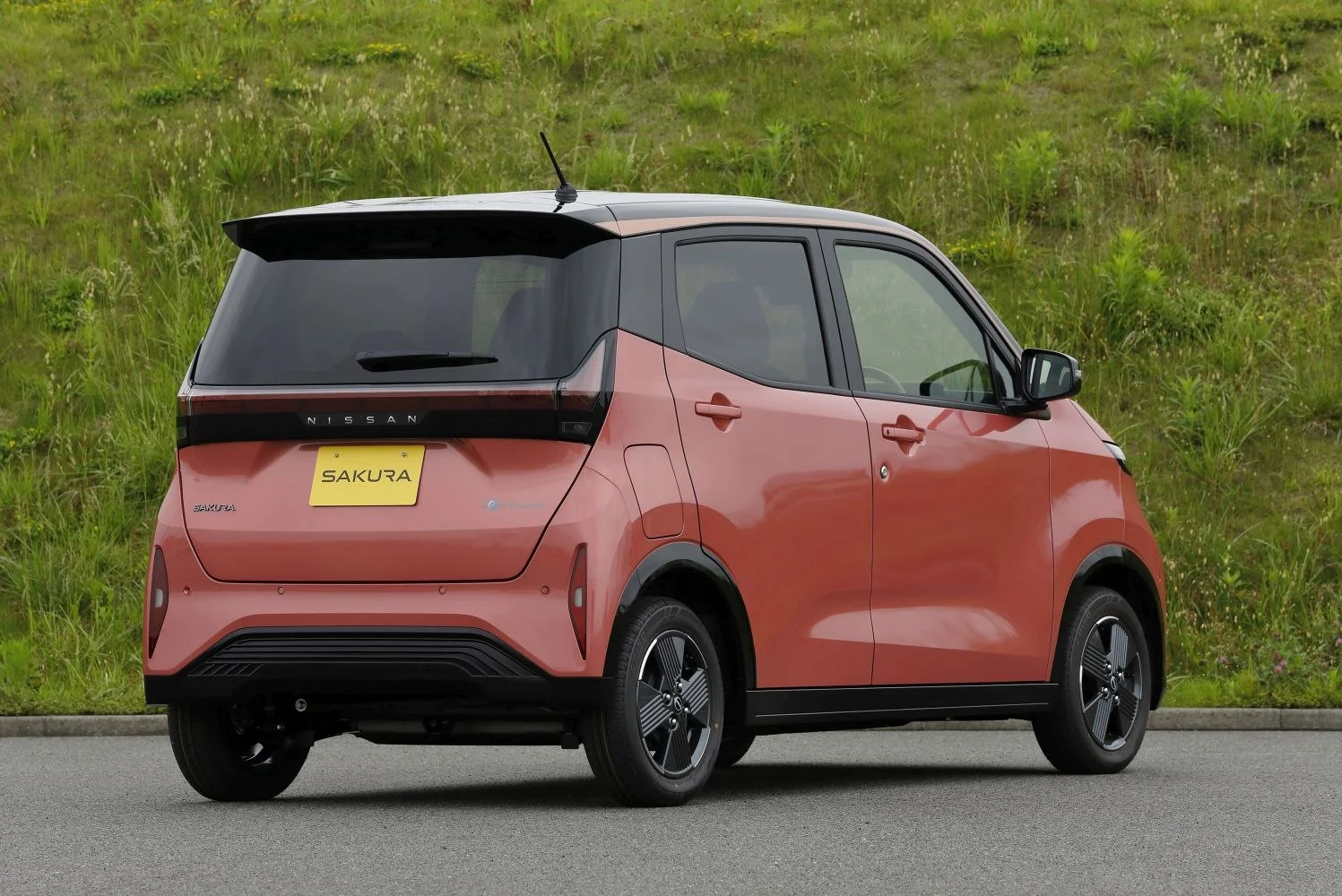 Nissan Sakura 20 kWh (64 Hp) BEV2022 - thumbnail 2