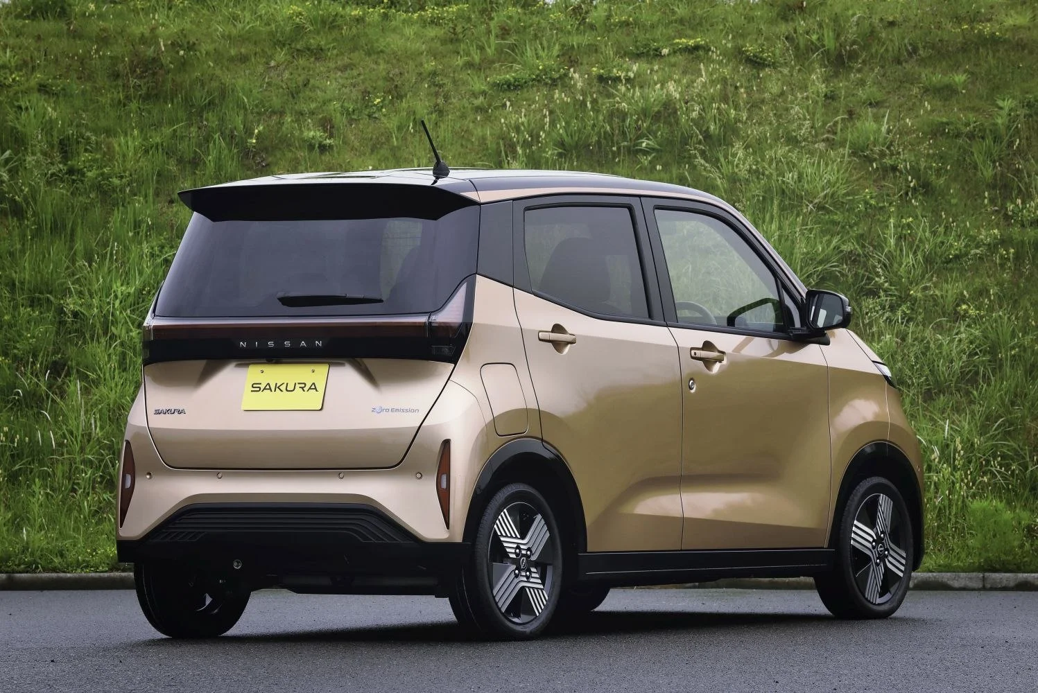 Nissan Sakura 20 kWh (64 Hp) BEV2022 - thumbnail 4
