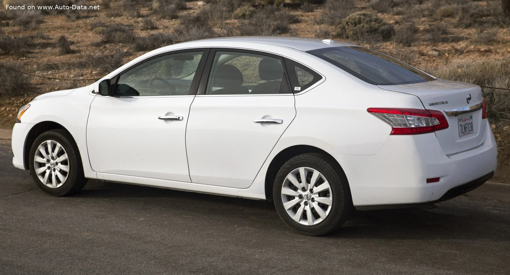Nissan Sentra 1.8 (130 Hp)2012 - 2015 thumbnail 4