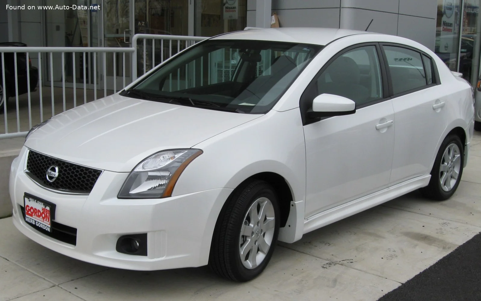 Nissan Sentra 2.0i 16V (135 Hp)2006 - 2012 - 1
