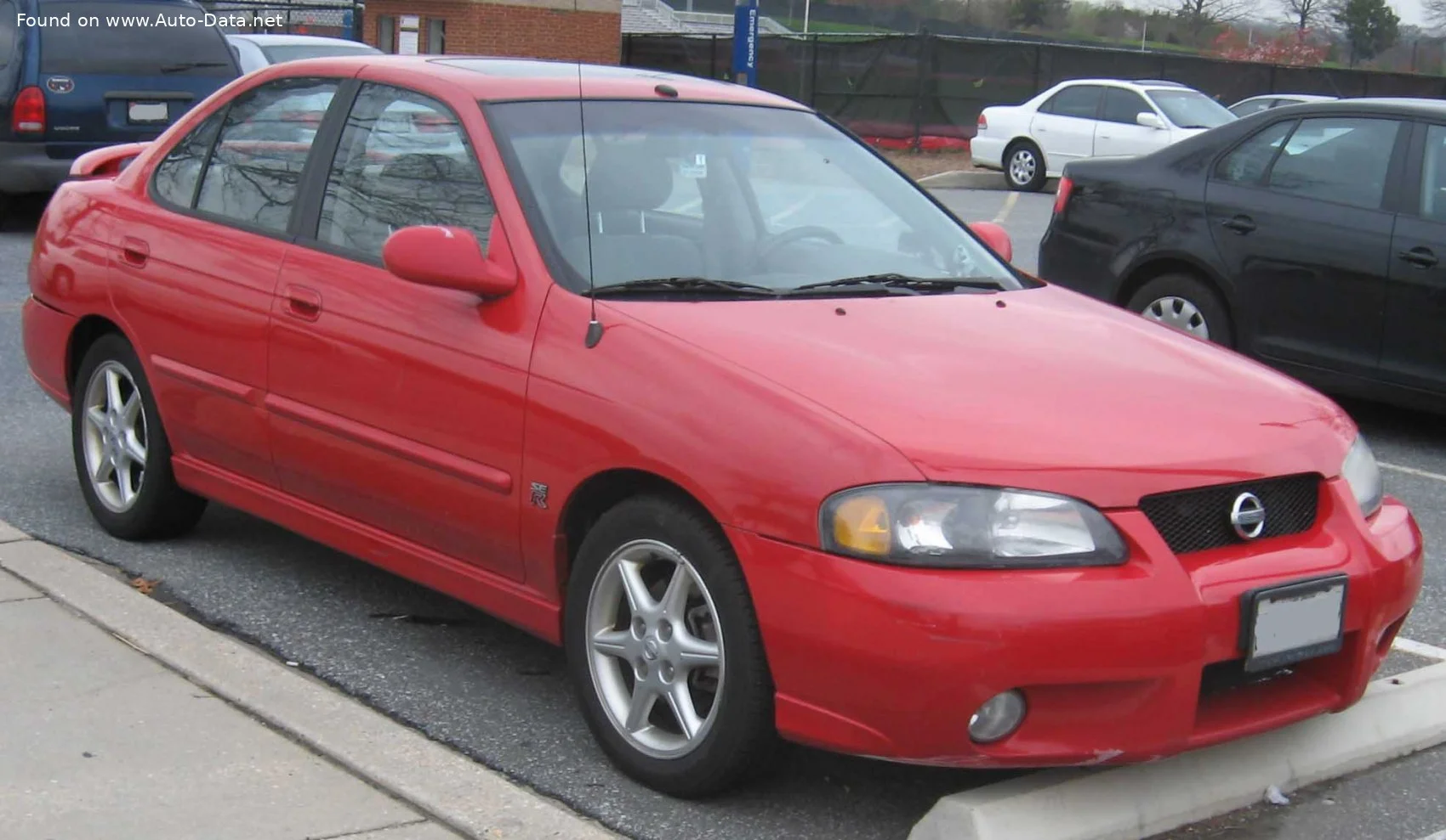 Nissan Sentra 1.8 i 16V XE (127 Hp)2000 - 2006 thumbnail 2