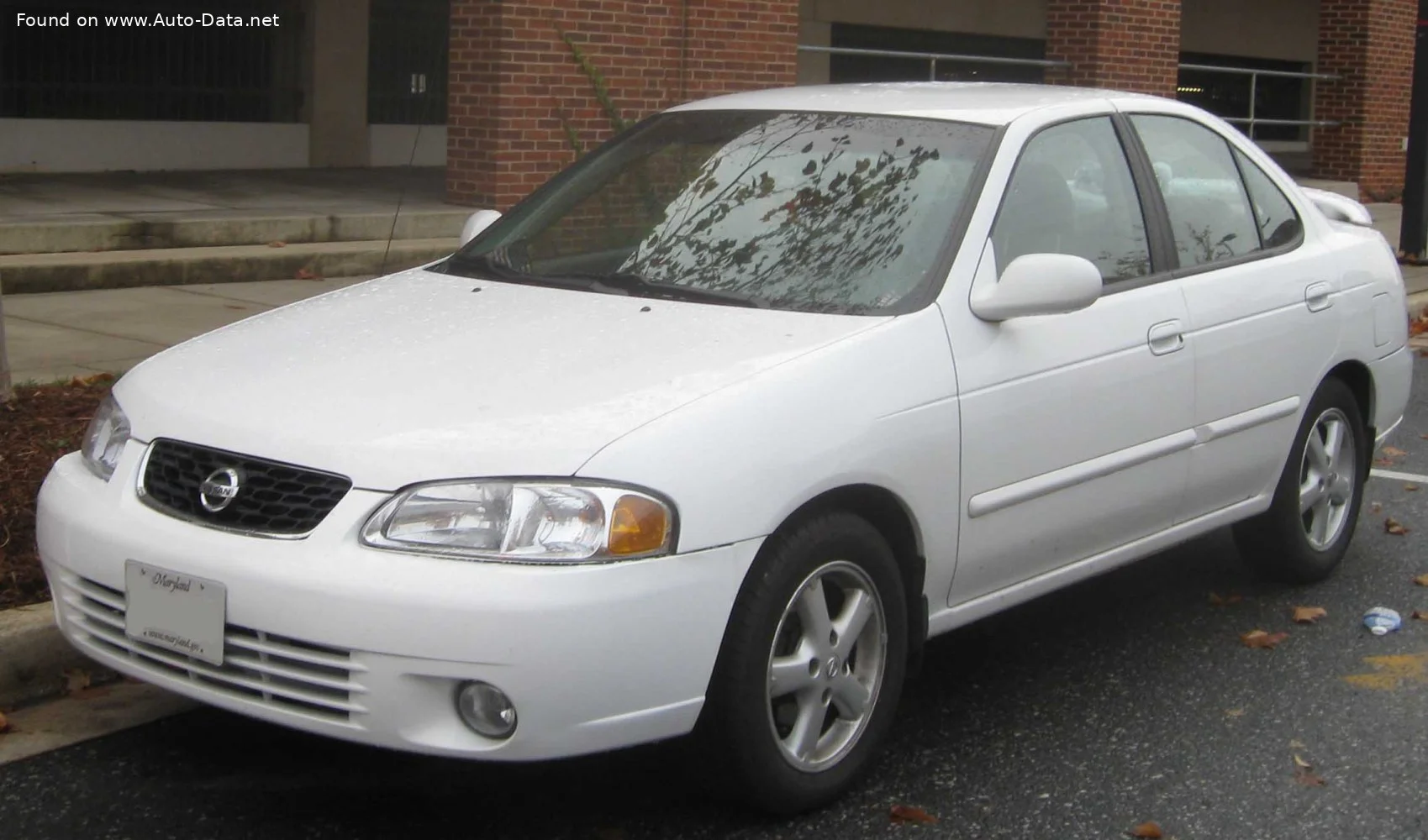 Nissan Sentra 1.8 i 16V XE (127 Hp)2000 - 2006 thumbnail 3