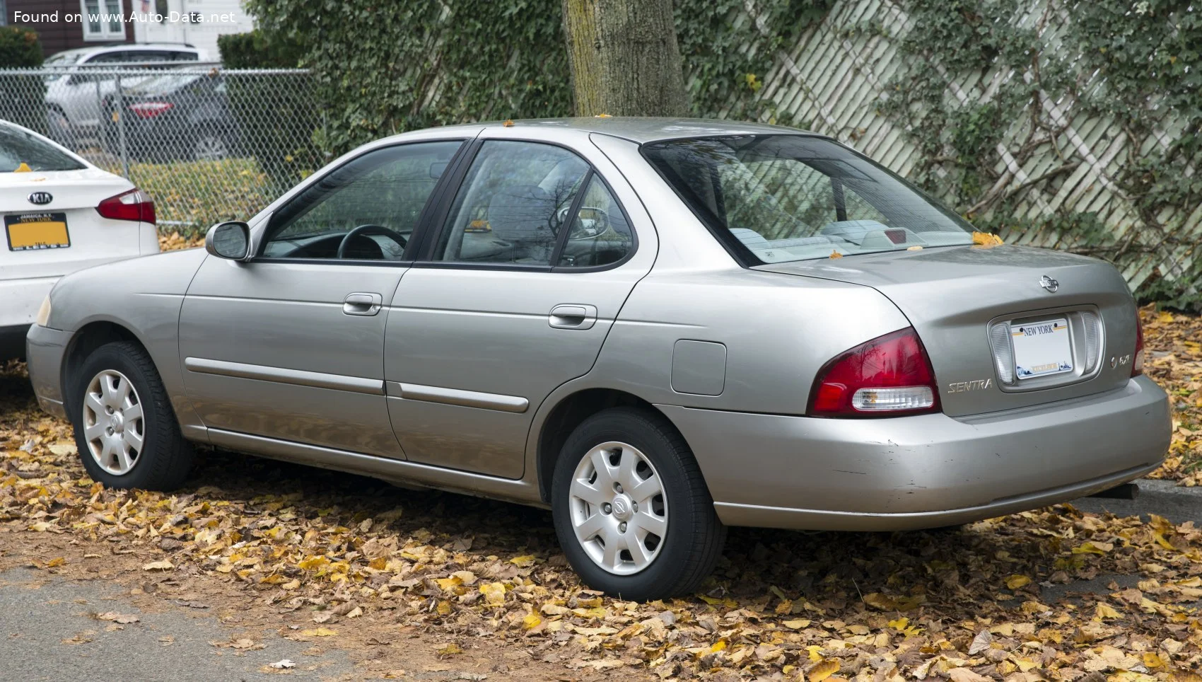 Nissan Sentra 1.8 i 16V XE (127 Hp)2000 - 2006 thumbnail 5