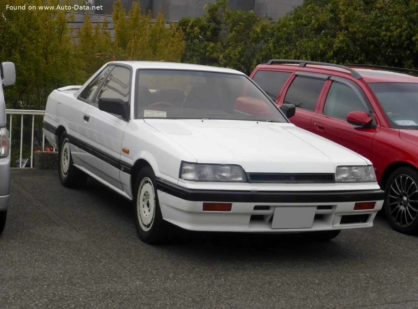 Nissan Skyline 2.0 i R6 24V (155 Hp)1985 - 1995 thumbnail 3