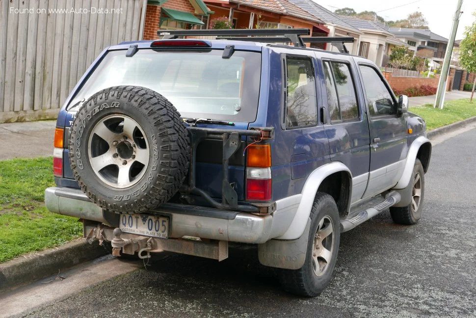 Nissan Terrano 2.4 i 4WD (103 Hp)1987 - 1995 thumbnail 2