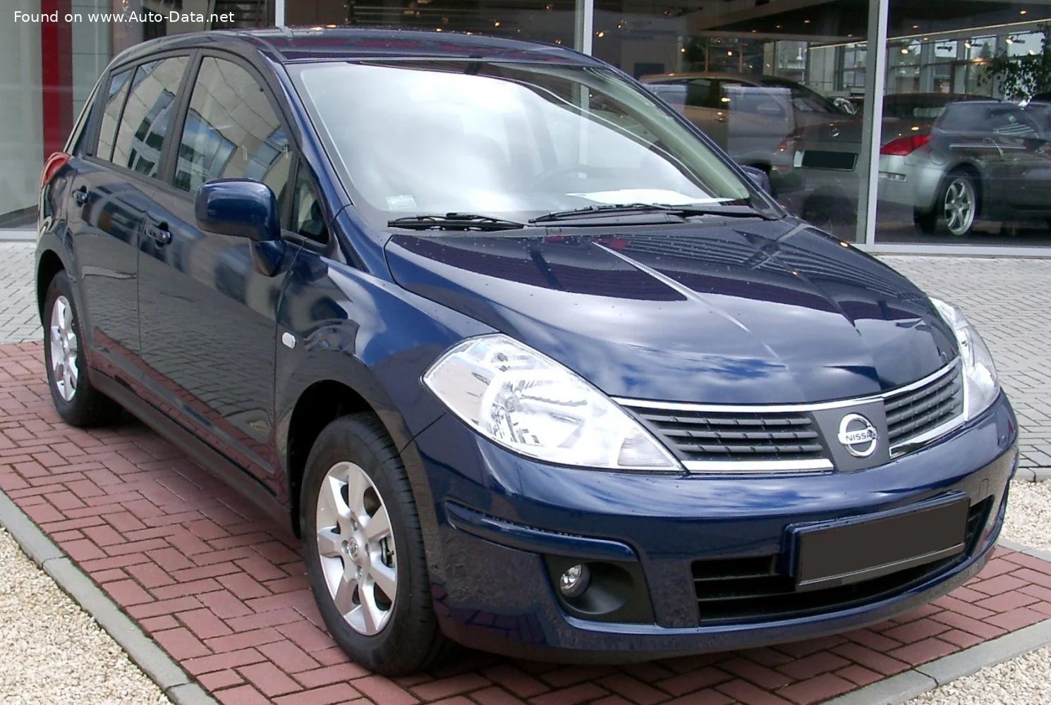Nissan Tiida 1.6 i (110 Hp)2004 - 2008 thumbnail 5