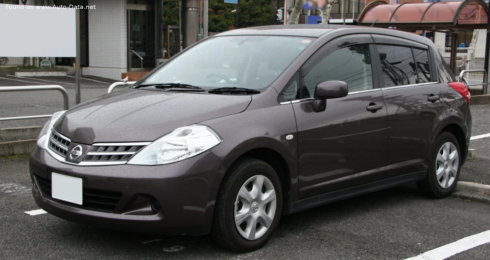 Nissan Tiida 1.6 i (110 Hp)2004 - 2008 thumbnail 7