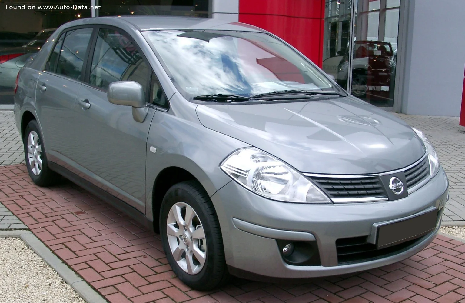 Nissan Tiida 1.6 i (110 Hp)2004 - 2008 - 1