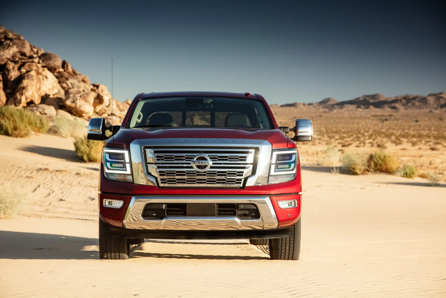 Nissan Titan 5.6 V8 (400 Hp) 4WD Automatic 5 seats2020 - - 1