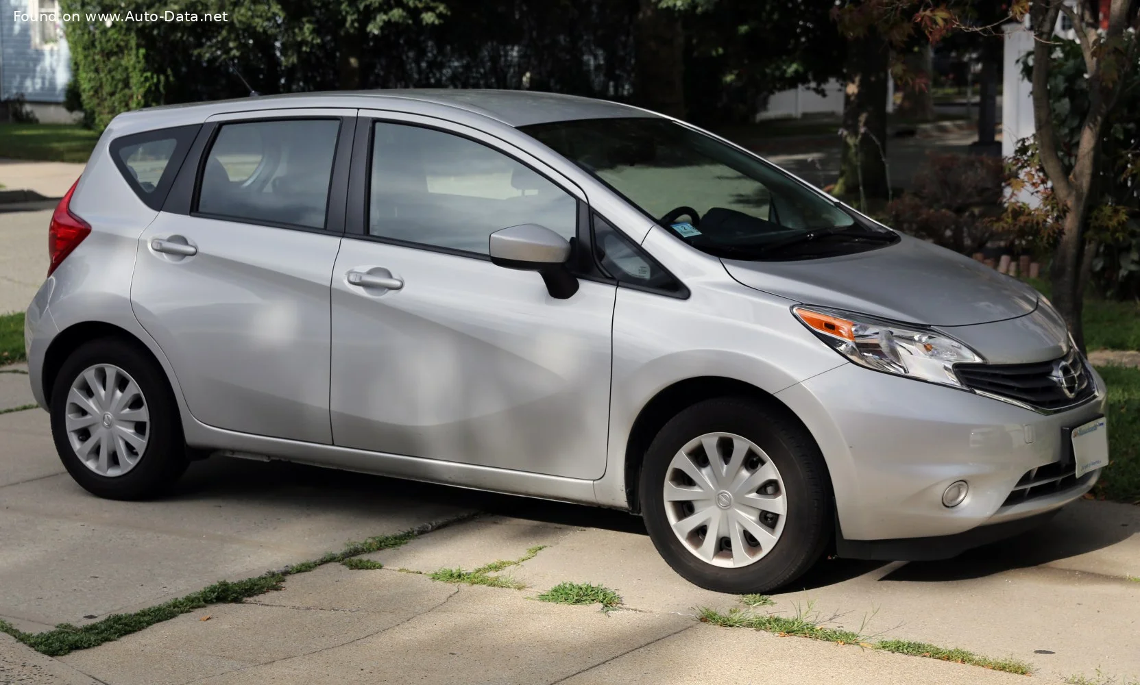 Nissan Versa 1.6 (109 Hp)2013 - 2017 - 1