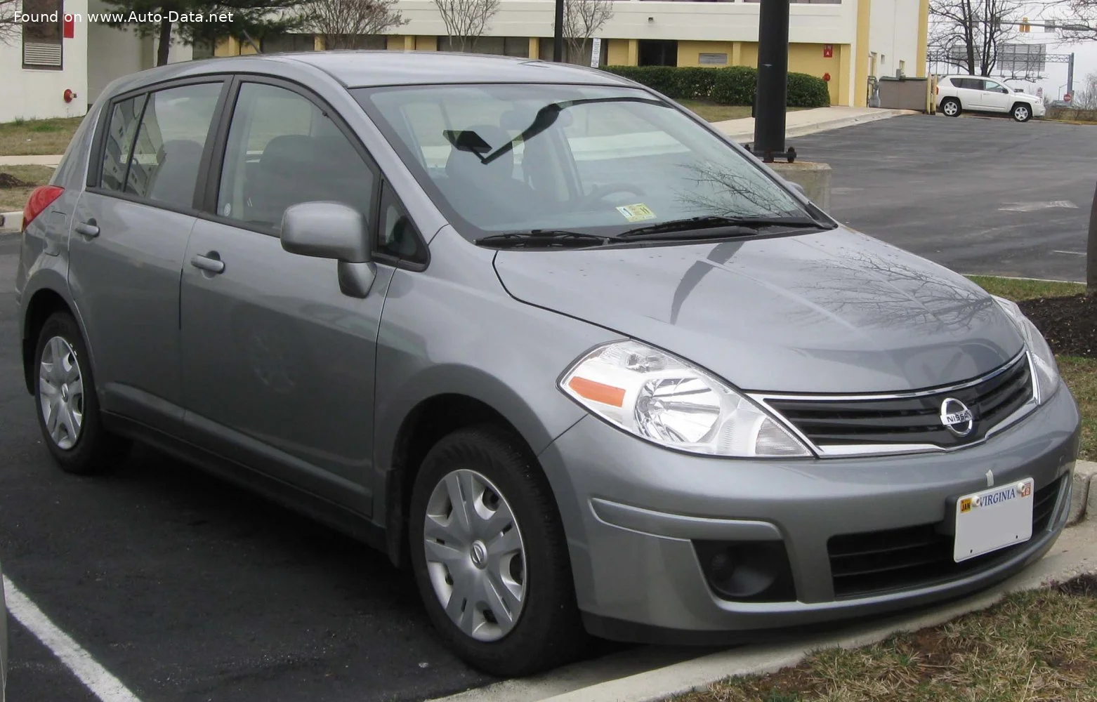 Nissan Versa 1.8 (122 Hp)2006 - 2011 - 1