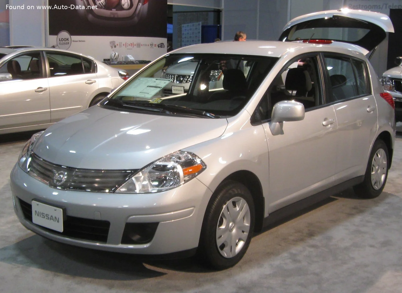 Nissan Versa 1.8 (122 Hp)2006 - 2011 thumbnail 2