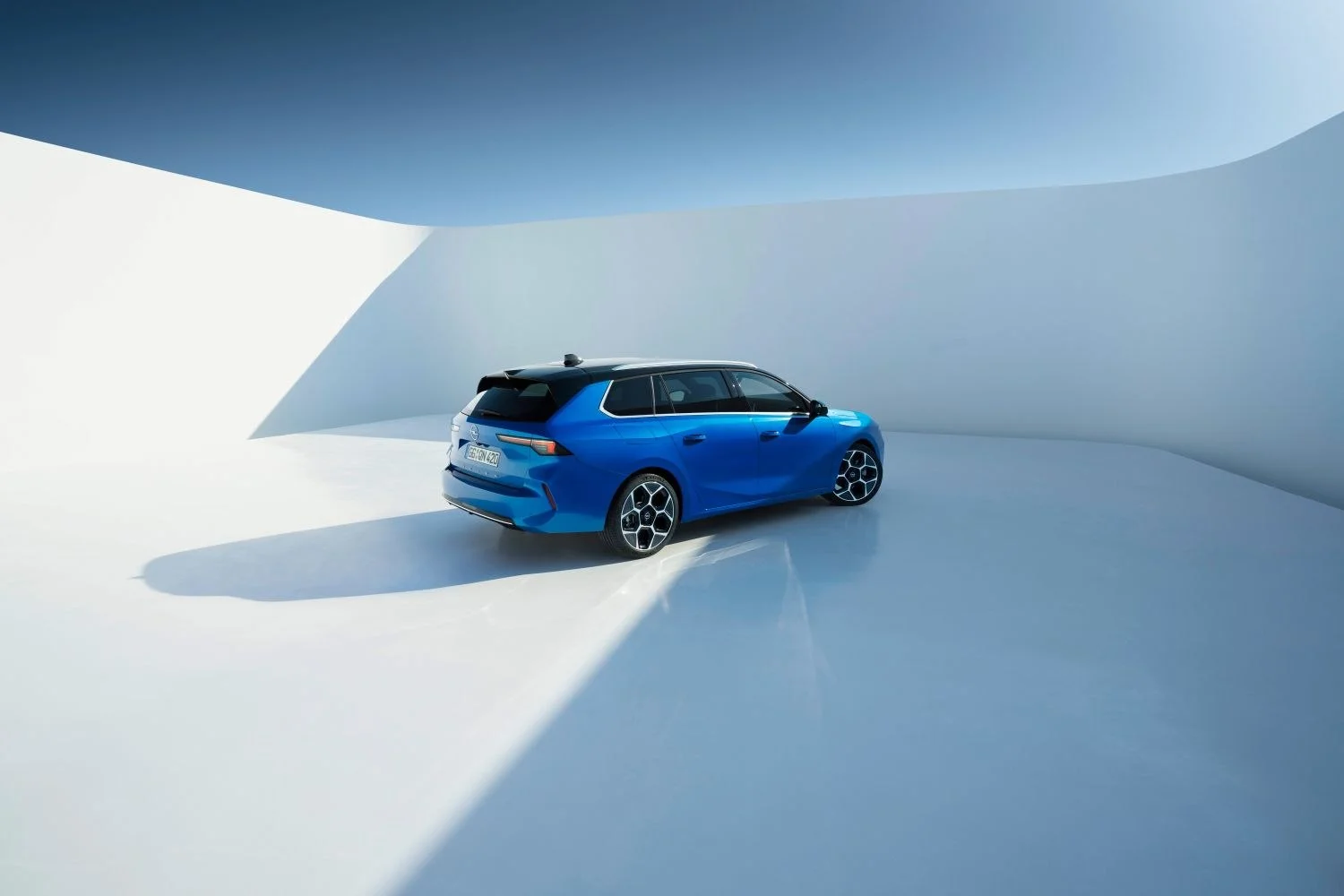 Opel Astra 1.2 Turbo (110 Hp)2022 - 2024 thumbnail 15