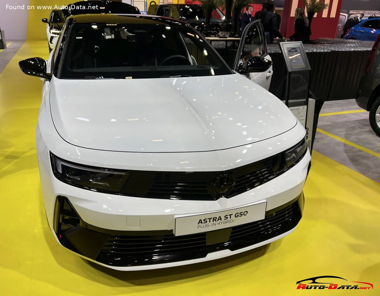 Opel Astra 1.2 Turbo (110 Hp)2022 - 2024 thumbnail 18