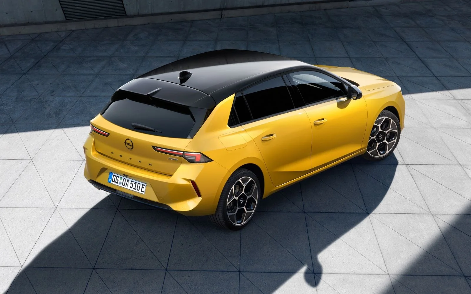 Opel Astra 1.2 Turbo (110 Hp)2021 - 2024 thumbnail 3