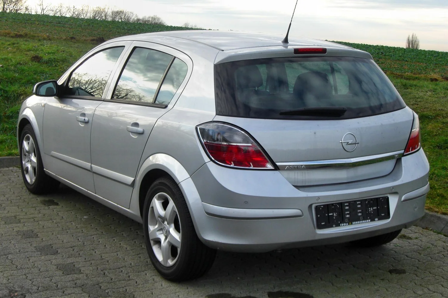 Opel Astra 1.3 CDTI ECOTEC (90 Hp)2007 - 2009 thumbnail 4